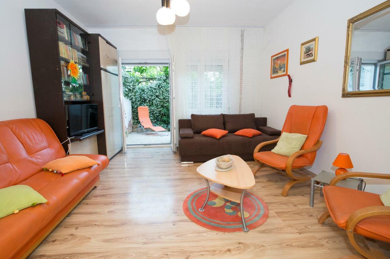 Apartments Viki Split Bagian luar foto