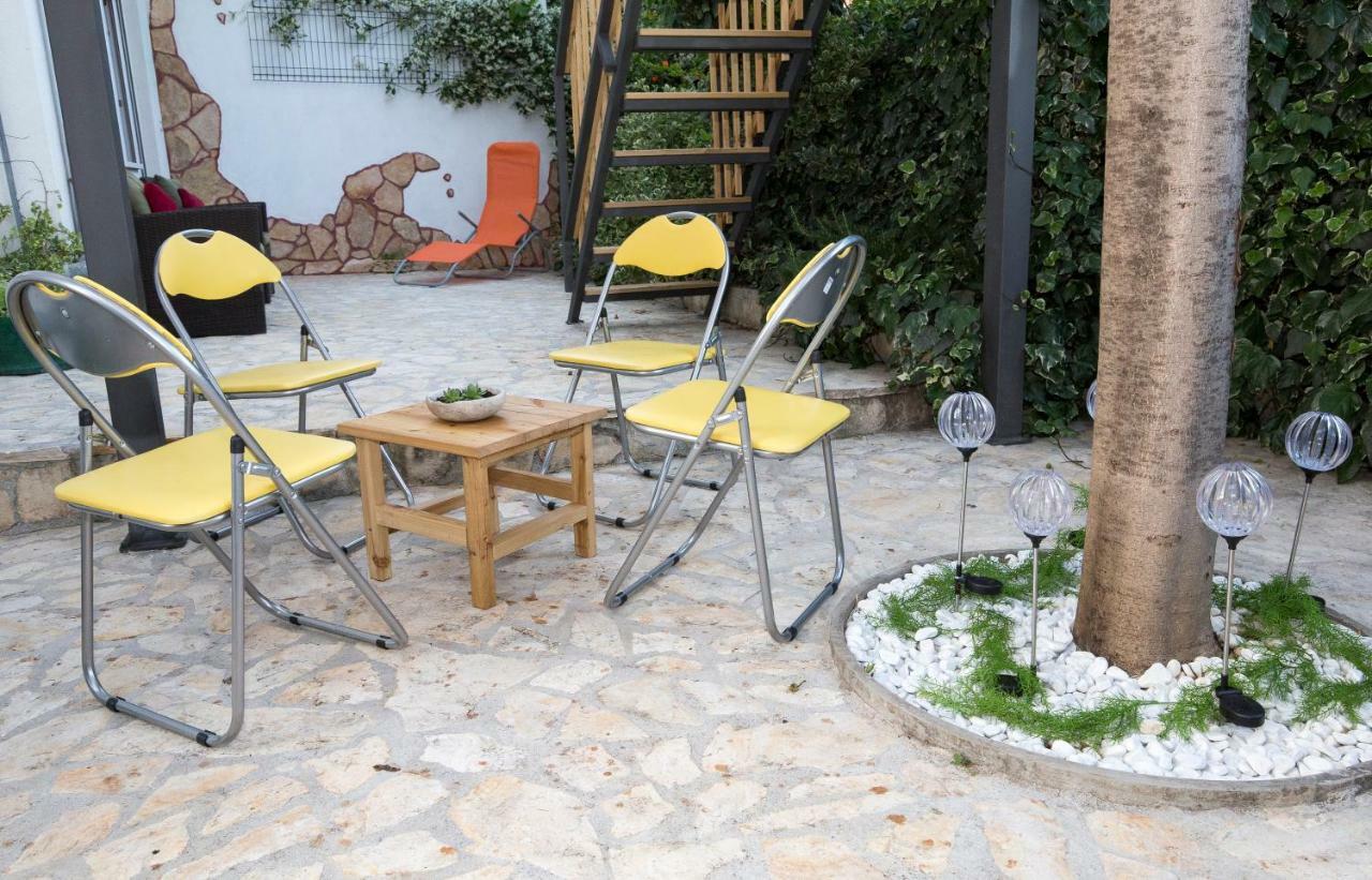 Apartments Viki Split Bagian luar foto