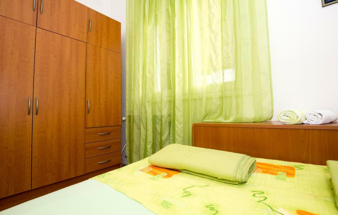 Apartments Viki Split Bagian luar foto